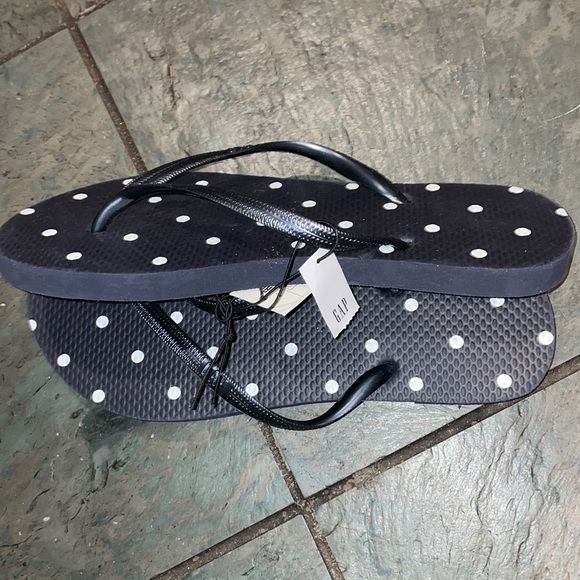 NWT Gap Womens LOGO Flip Flops SIZE 7 - Picture 6 of 6